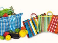 As velhas e boas sacolas de feira coloridas