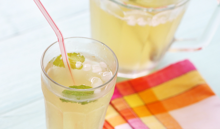 suco da casca do abacaxi