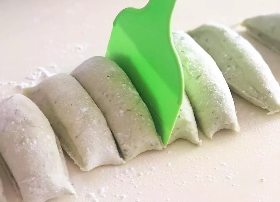 Pão de ora-pro-nóbis no liquidificador