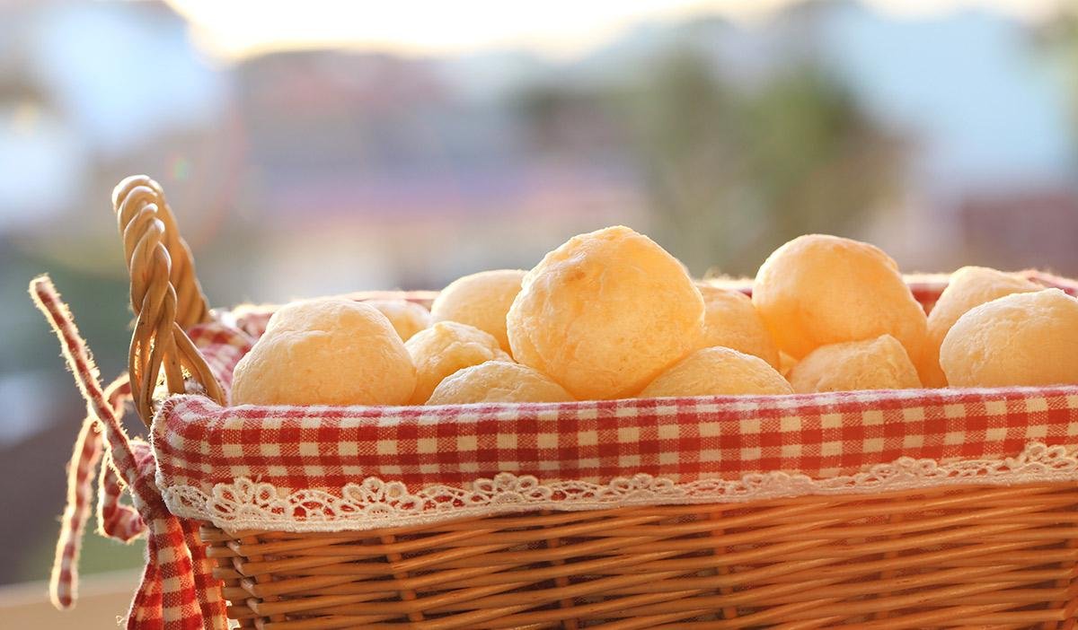 Pão de queijo caseiro: receita fácil
