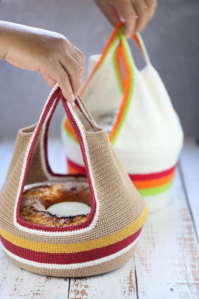 Porta forma de bolo e pudim em crochê