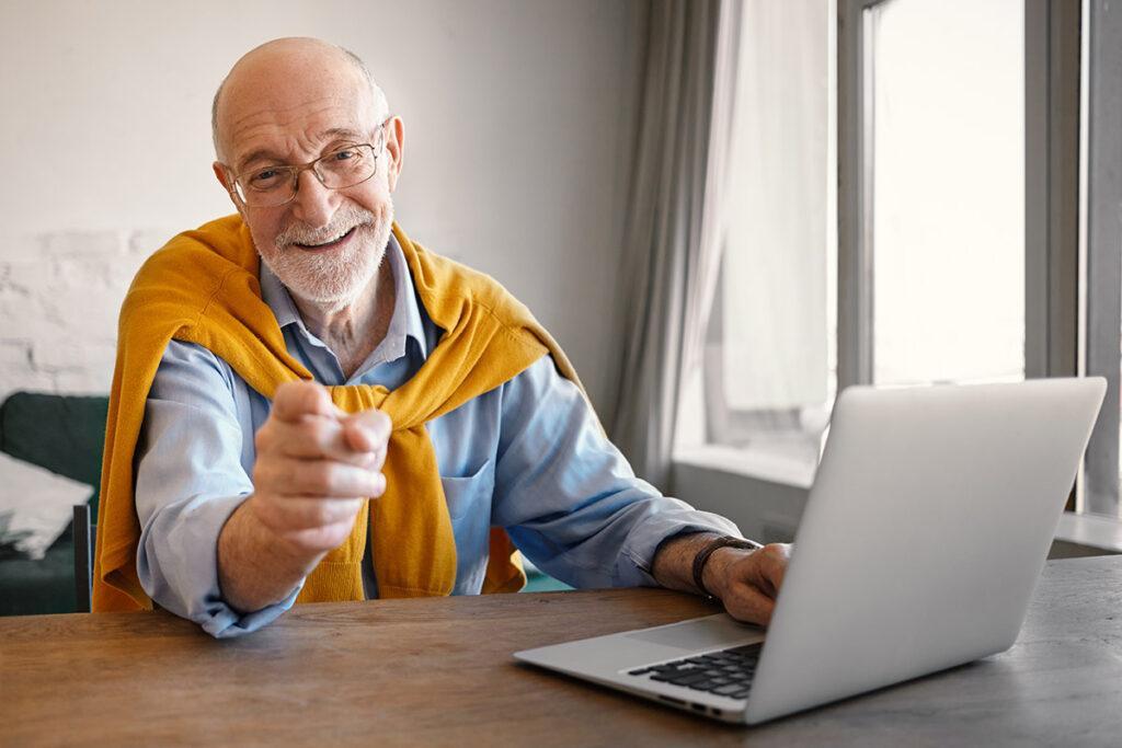 Aposentados, felizes e conectados: o uso das redes sociais por pessoas acima de 55 anos, Coisas da Léia