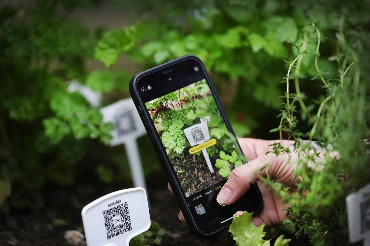 Horta caseira e inteligente com QR Code
