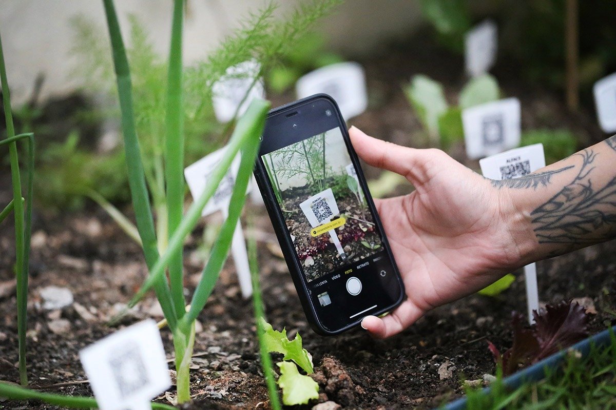 Horta caseira e inteligente com QR Code