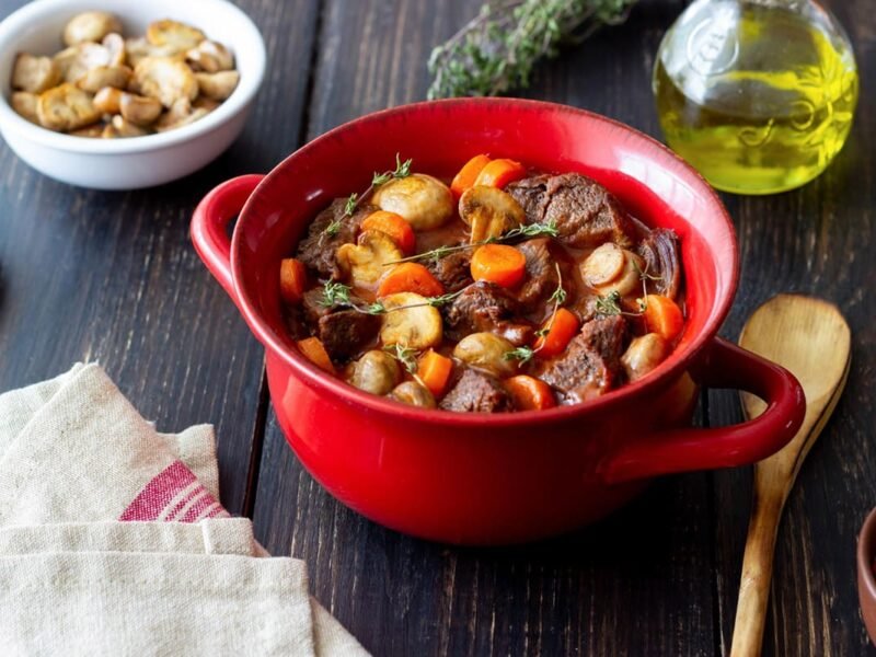 Boeuf Bourguignon: receita clássica francesa fácil e cheia de sabor